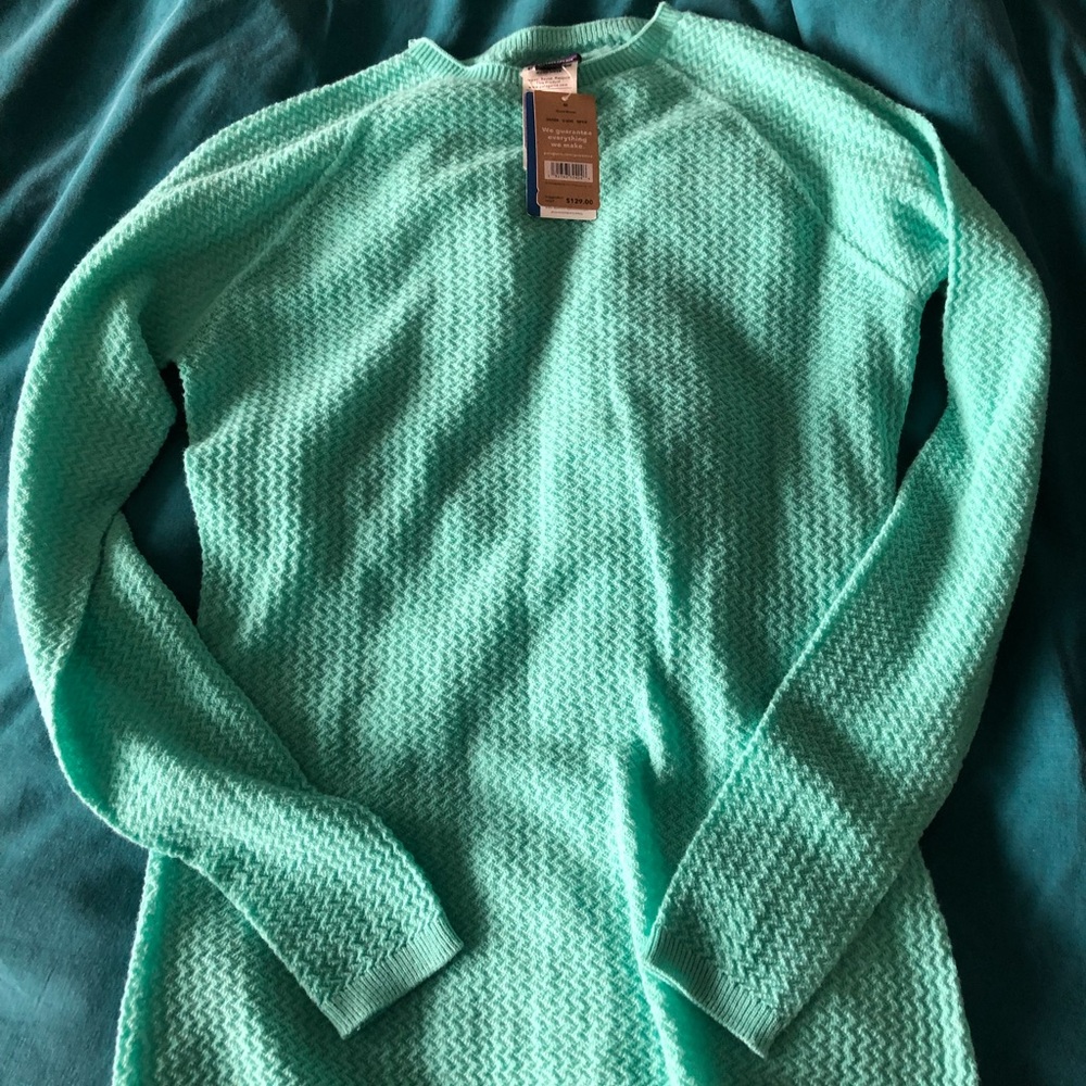 Patagonia women’s capilene air crew, slim fit.
